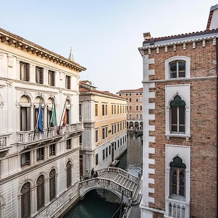 Residenza San Marco  La Padrona Affittacamere 3*